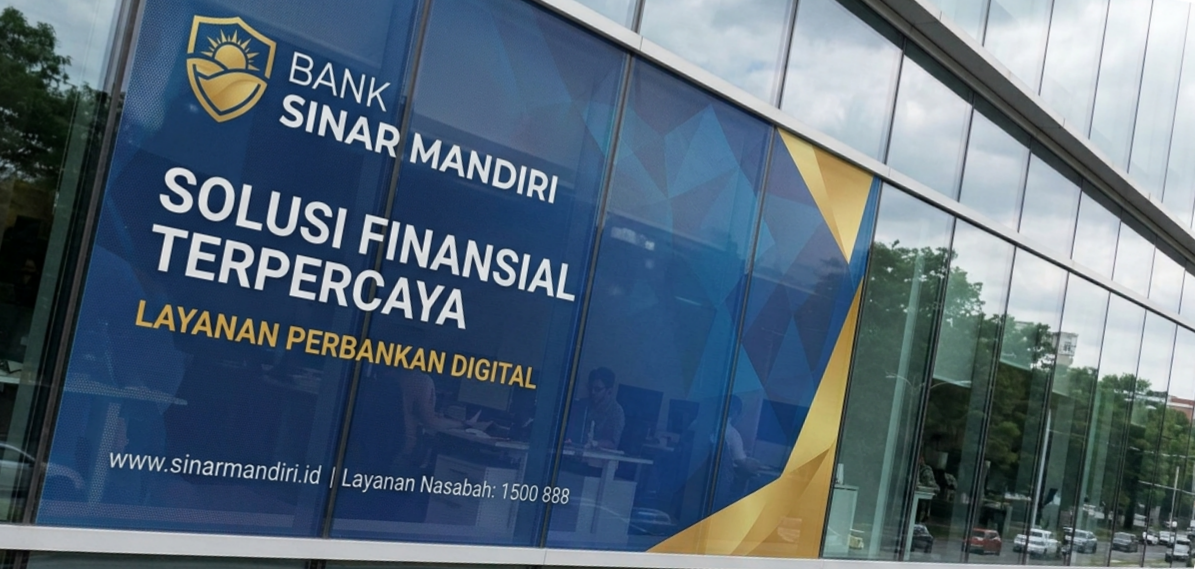 Cetak Stiker One Way Terdekat untuk Branding Bisnis Anda
